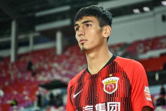 记者：塔雷米不是国米一月目标，俱乐部相信进攻阵容已经完整Fabrizio Biasin在社交媒体上这样写道：“塔雷米不是国米一月份的锋线引援目标，最多是下个赛季的。